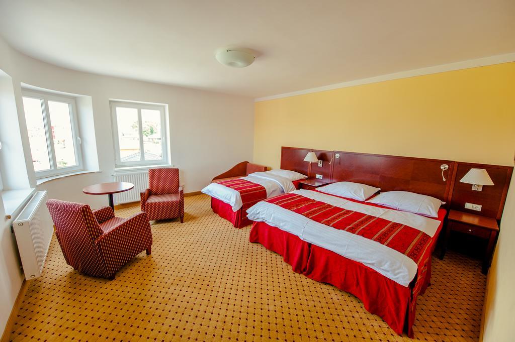 Penzion Karolinka Hotel Kromeriz Exterior photo